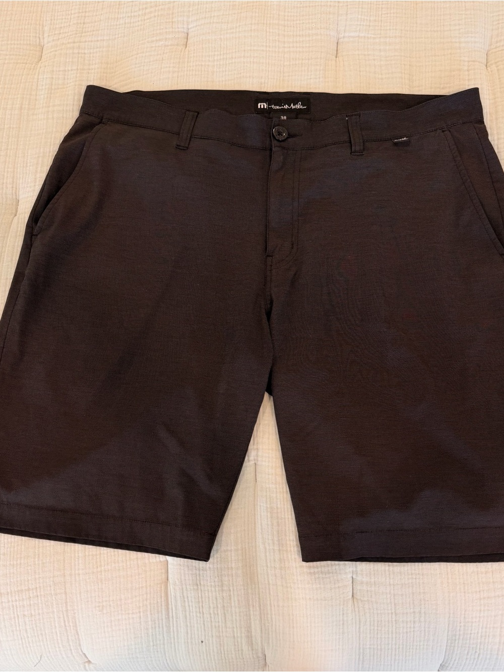 TravisMathew Men’s Golf Shorts Size 38 Black Stretch Performance 10” Inseam